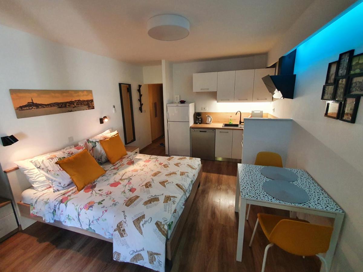 Kiwi Apartment