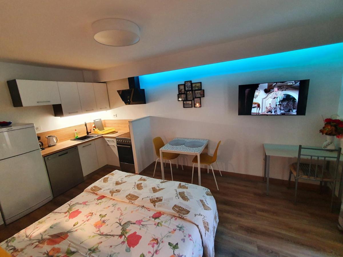 Kiwi Apartment *